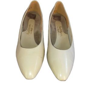 Auditions Creamy white color Size 10.5M heels